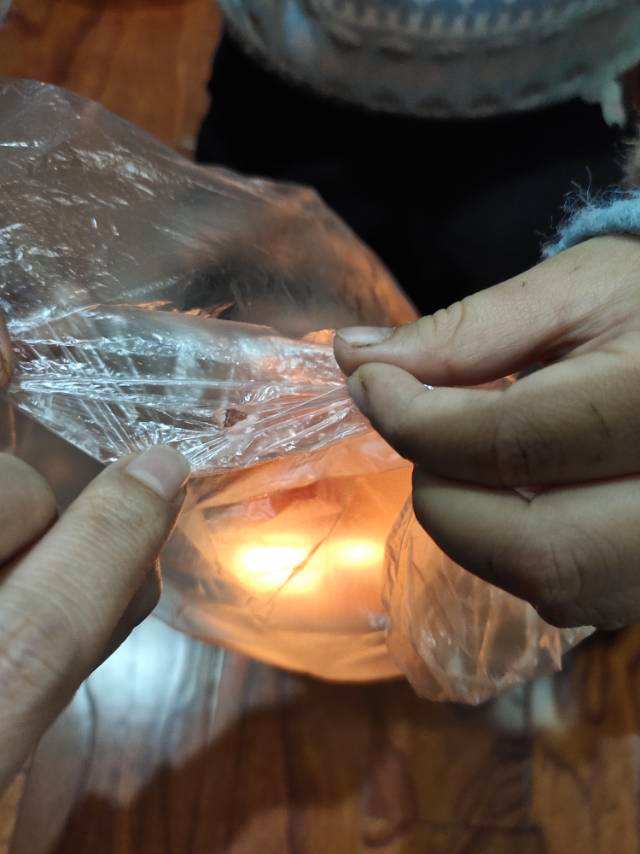 {足球投注}(用塑料袋做热气球的原理)