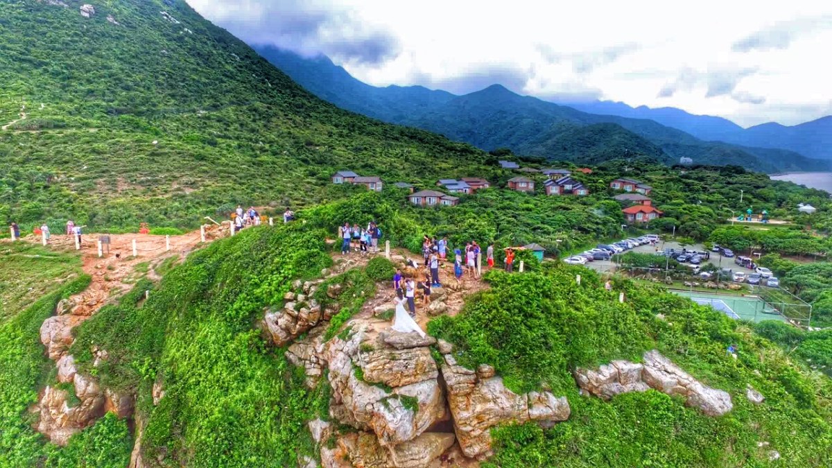 {體育投注}(顶狮山露营基地)